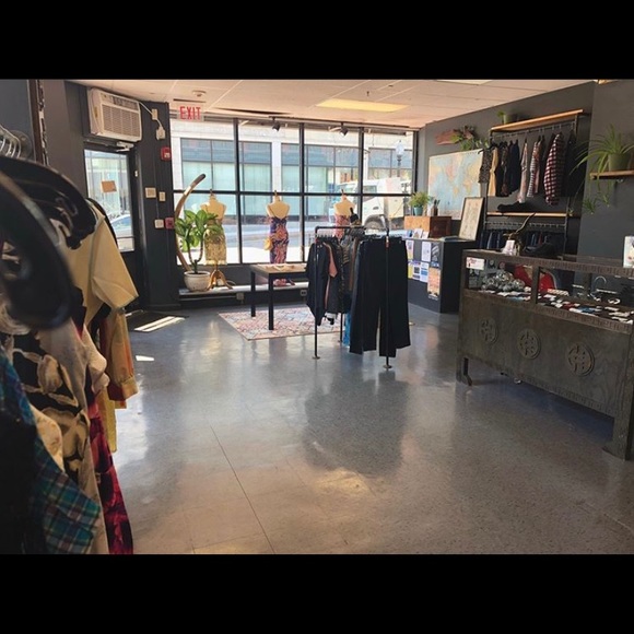 Meet your seller! - Picture 6 of 6